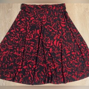 🌹 Red Rose A-Line Skirt 🌹 (slinky stretchy non-wrinkling fabric) Size S